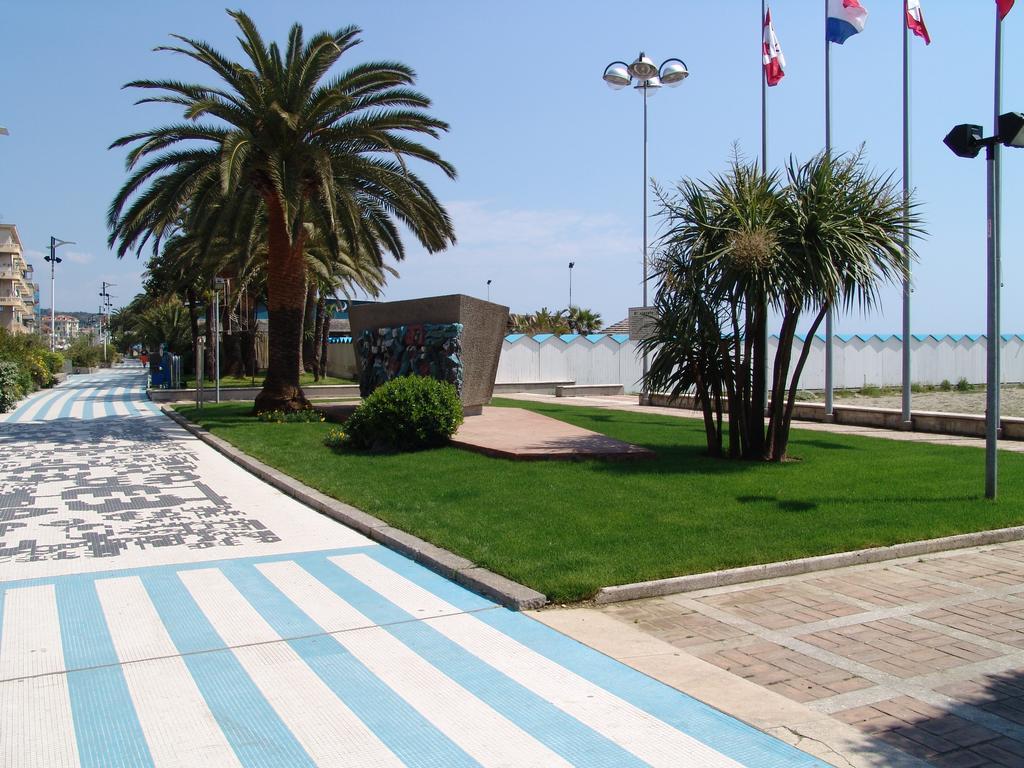 Hotel Acqua Marina Albissola Marina Exterior foto